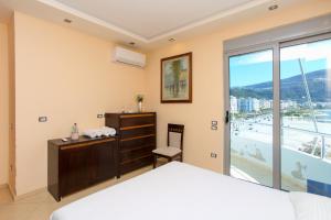 Holiday Apartment Central & Sea View