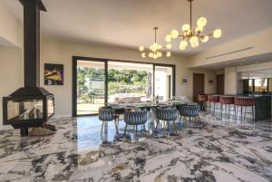 La Villa Luxury Green patio