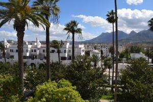 Luxurious apartment at top location with scenic mountain view