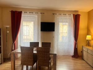Hotels Hotel Restaurant Les Arcades : photos des chambres