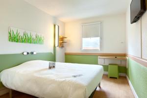 Hotels ibis budget La Roche Sur Yon Vendespace : photos des chambres