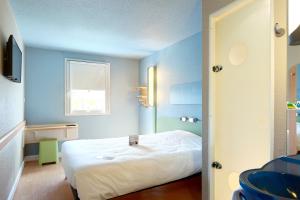 Hotels ibis budget La Roche Sur Yon Vendespace : photos des chambres