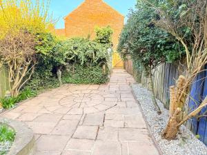 Amazing 3 Bedroom Property, smart TV, 5G WIFI, Free on street parking, close to city center and MKM Stadium