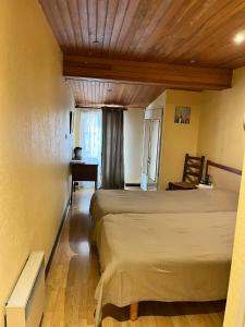 Hotels Hotel Restaurant Les Arcades : photos des chambres