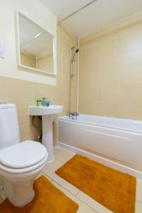 City Centre Getaway - Modern 1BR with Parking