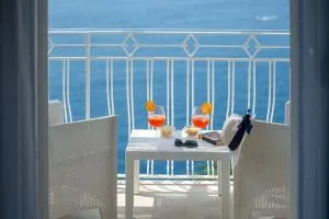 Sogno di Tina, on the way to the beach - 维缇卡马吉奥勒