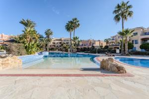 H&O Limnaria Elegance Pool View Apartment