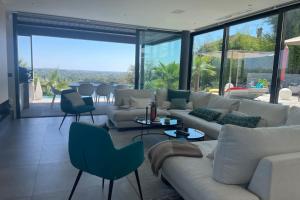 Villas Villa Dezem-Infinity pool-Near Cannes-Panorama-AC : photos des chambres