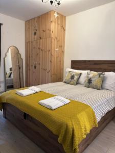Cosy, central with parking - The Cornish Casa