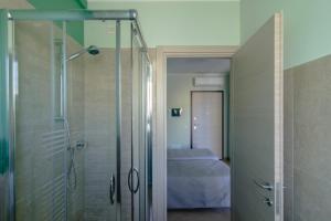 Twin Room with Extra Bed room in Guest House Roma Express