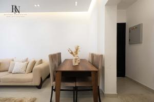 Spacious 2 BDR Apartment In Rehab City