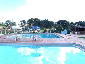 Pousada Hotel Chale Parque Aquatico Lindoia - 林多亚