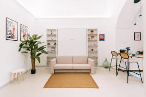 YourHome - La Casa Nuova Luxury Room & Apartment