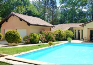 Villas Villa with pool in Private Golf Residence : photos des chambres