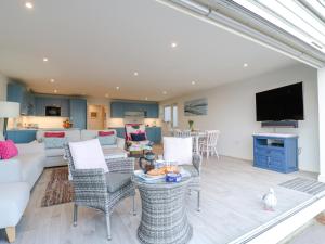 Bucket and Spades- Right on the Beach