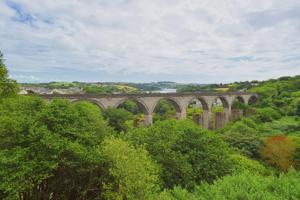 Riverview Modern 2 Bed- Parking & Tesla charger