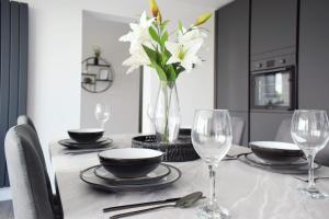 Riverview Modern 2 Bed- Parking & Tesla charger