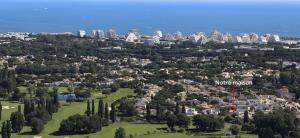 Jolie villa avec piscine et vue panoramique sur le golf