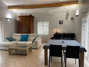 Villas Jolie villa avec piscine et vue panoramique sur le golf : photos des chambres