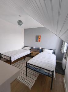 Maisons de vacances Three Bedroom Breton Cottage : photos des chambres