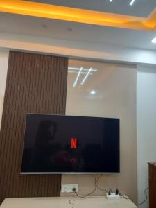 Stay comfort at City Heart 2Bhk AC ,WIFI & Much more