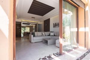 Appartement moderne et chic, avec piscine pour femmes et Parc de jeux