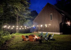 Four Season Escape, Near Lakes And Trails