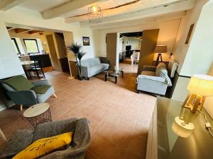Maisons de vacances Maison au calme pour 20 personnes : photos des chambres