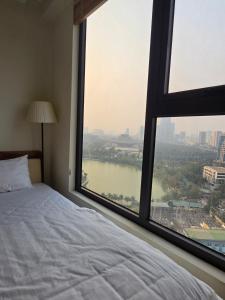 Trinity - 3 BR Lakeview Apartment - entire property