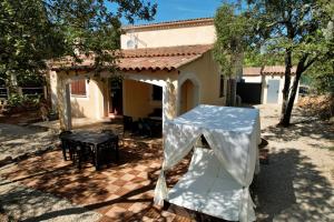 Maisons de vacances gite le repos des chenes option spa exterieur Evasion nature et confort ! : photos des chambres