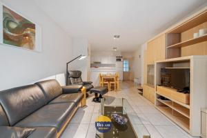 Zeezicht XIII - Cozy 2-bedroom apartment on the Belgian coast with spacious sun terrace and pool T86