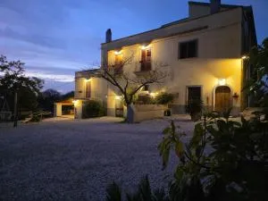 Tenuta degli Ulivi - Dimora Contadina - 蒙特科尔维诺-罗韦拉