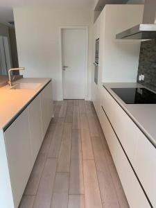 Modern 2 Bed with Garden - Bridel