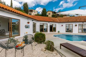 Dream Villa in Tala with Private Pool, Sea & Mountain Views & Garden Retreat