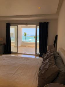H25 Beachfront apartment Punta Palmera Capcana