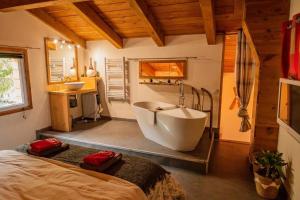 Chalets Maison au coeur du village de saint Etienne de tinee : photos des chambres