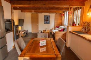 Chalets Maison au coeur du village de saint Etienne de tinee : photos des chambres