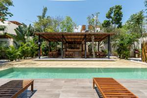 Moonstone - Villa with private pool and 24hrs security & Beach club access