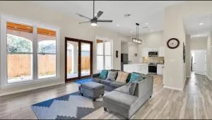 Cheerful Lakeside Retreat-Just Minutes to the lake - 新布朗费尔斯