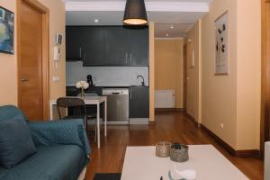 Cómodo luminoso y céntrico by CABANA Rentals