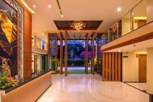 At the tree by fatimah R315