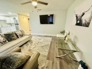 Charming house close to JetBlue Park - Gateway