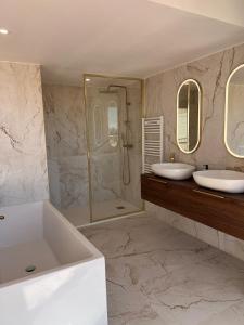 Appartements Casa B- Splendid rooftop overlooking the sea : photos des chambres