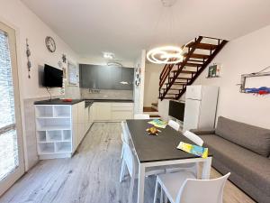 Renovated villa by the sea with private garden