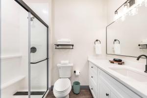 Steps from Atrium Cozy Macon Getaway