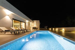 Villa Haba - House with Pool for Families & Couples