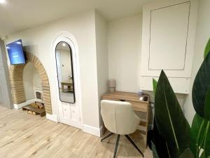 A2 HighTown Apartment, Steps from Luton Train Station