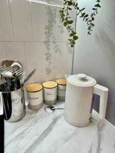 A2 HighTown Apartment, Steps from Luton Train Station