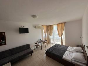 Студио за гости Трипъл Н Слънчев Бряг - Triple N Guest Studio Sunny Beach