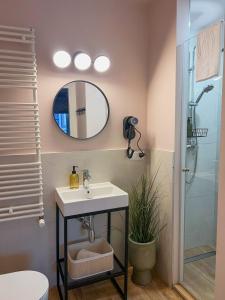 Blue Apartment with balcony - self check-in